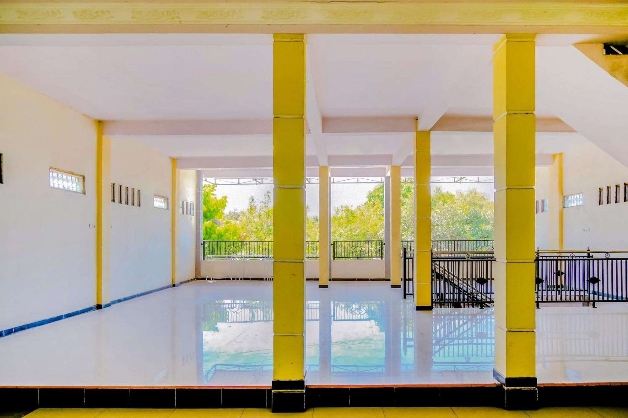 สปอต ออน 1759 แฟมิลี เรสซิเดนซ์ Hotel เกอดีรี ภายนอก รูปภาพ