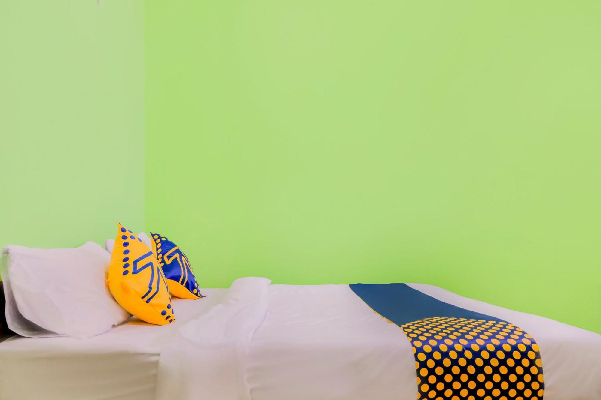 สปอต ออน 1759 แฟมิลี เรสซิเดนซ์ Hotel เกอดีรี ภายนอก รูปภาพ