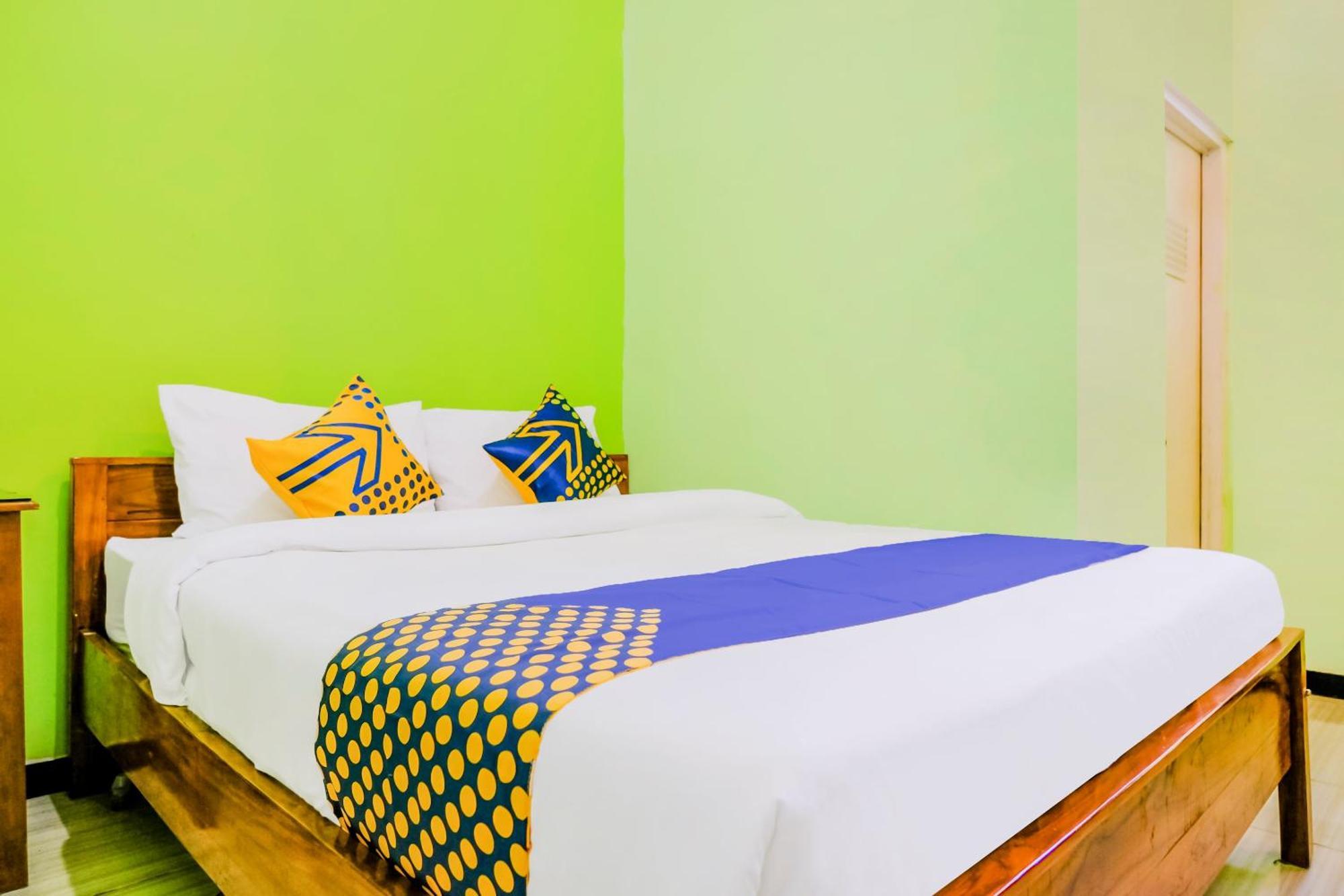 สปอต ออน 1759 แฟมิลี เรสซิเดนซ์ Hotel เกอดีรี ภายนอก รูปภาพ